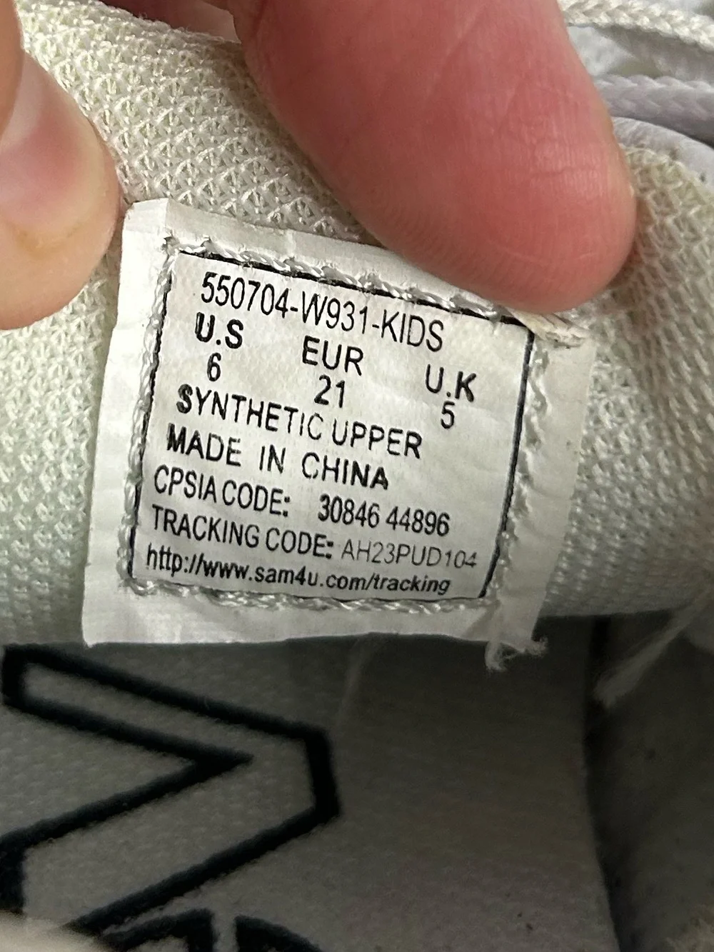 5 for $25🔥Levi's White Sneakers Baby‎ Size 6